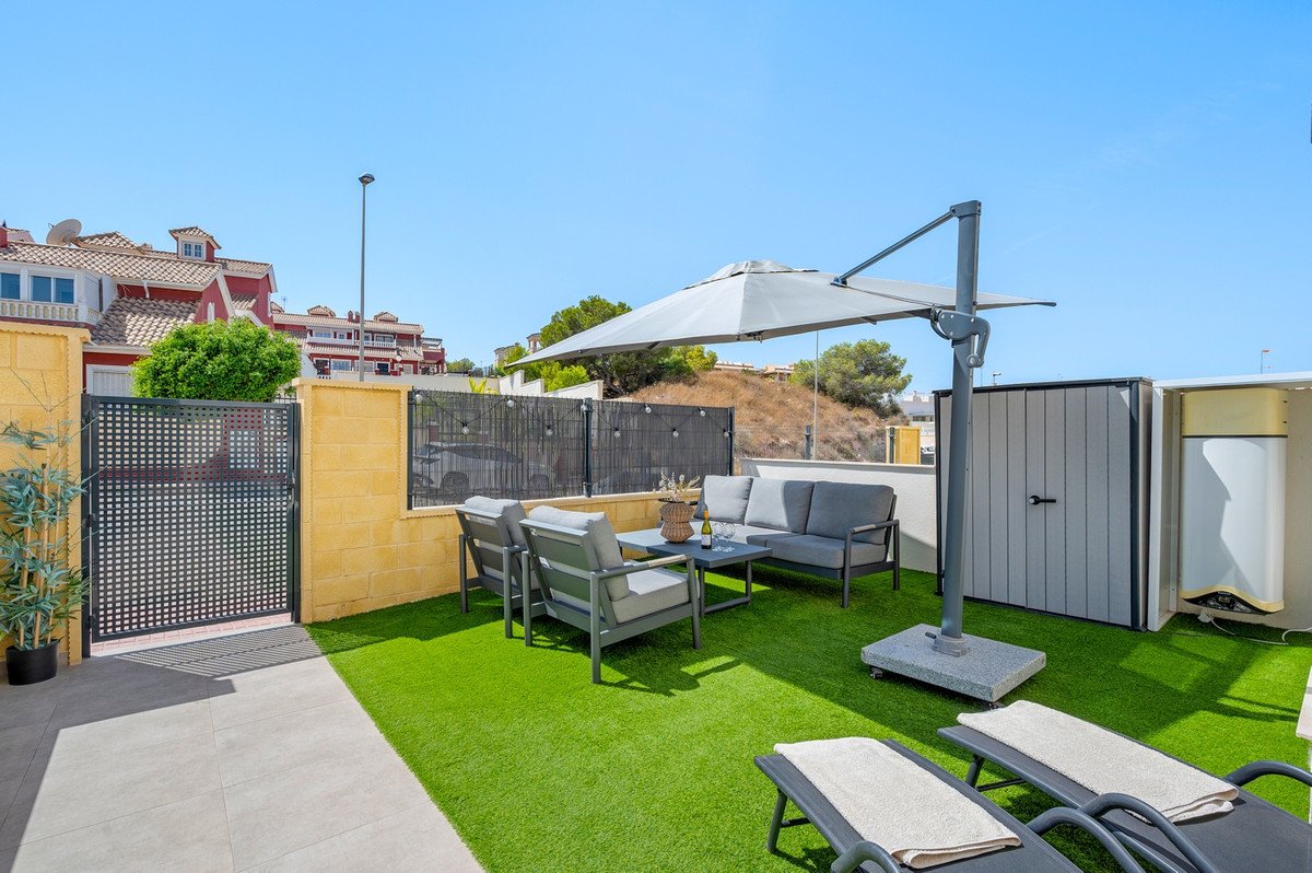 2 Bed Ground Floor Apartment in Villamartin