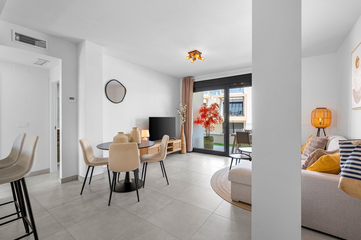 2 Bed Ground Floor Apartment in Villamartin