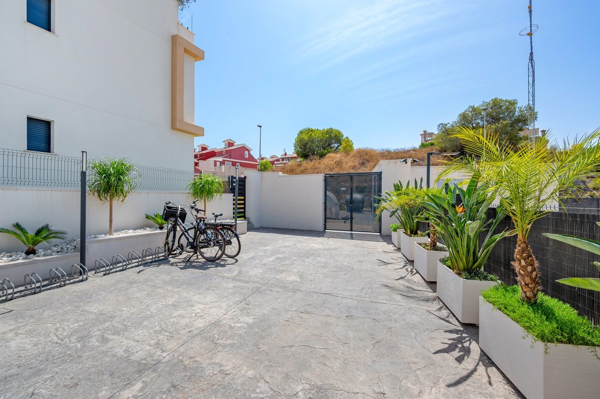 2 Bed Ground Floor Apartment in Villamartin