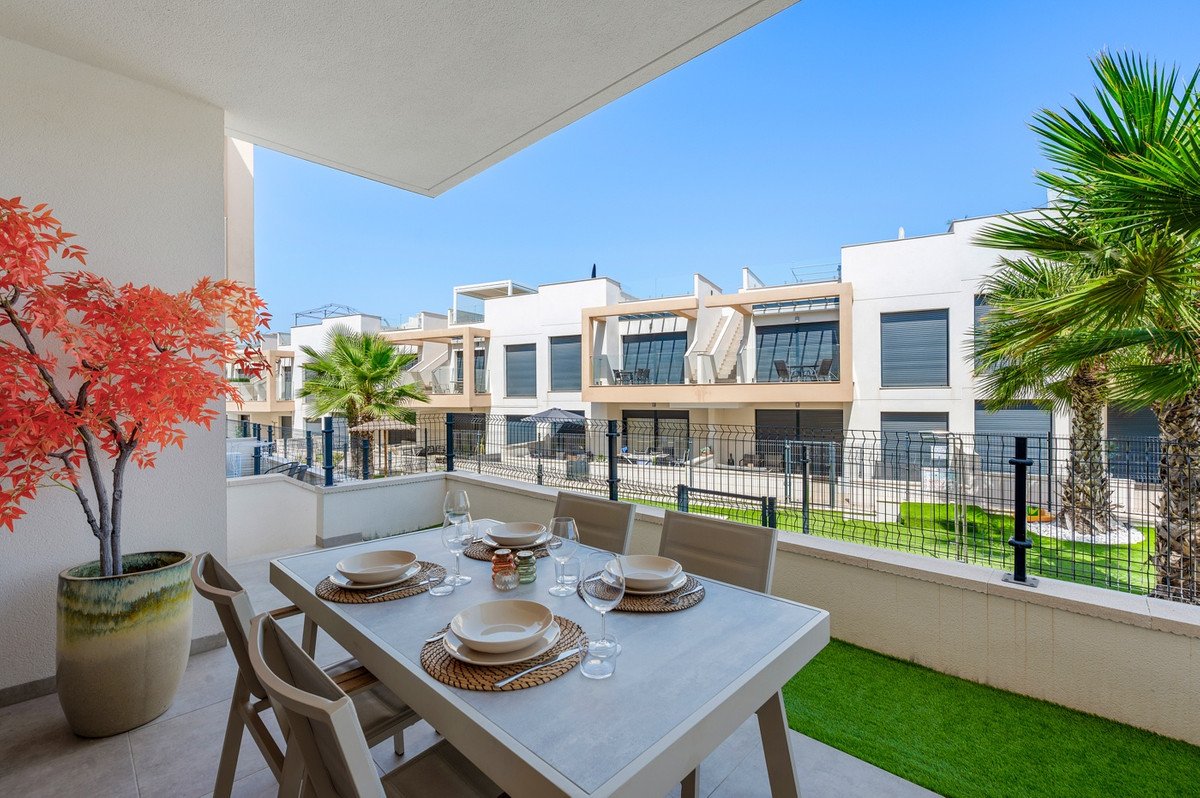 2 Bed Ground Floor Apartment in Villamartin