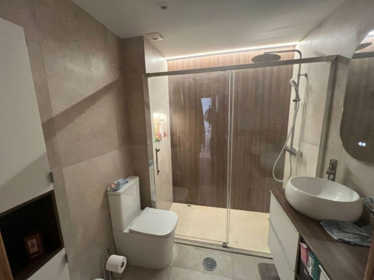 2 Bed Middle Floor Apartment in Marbella