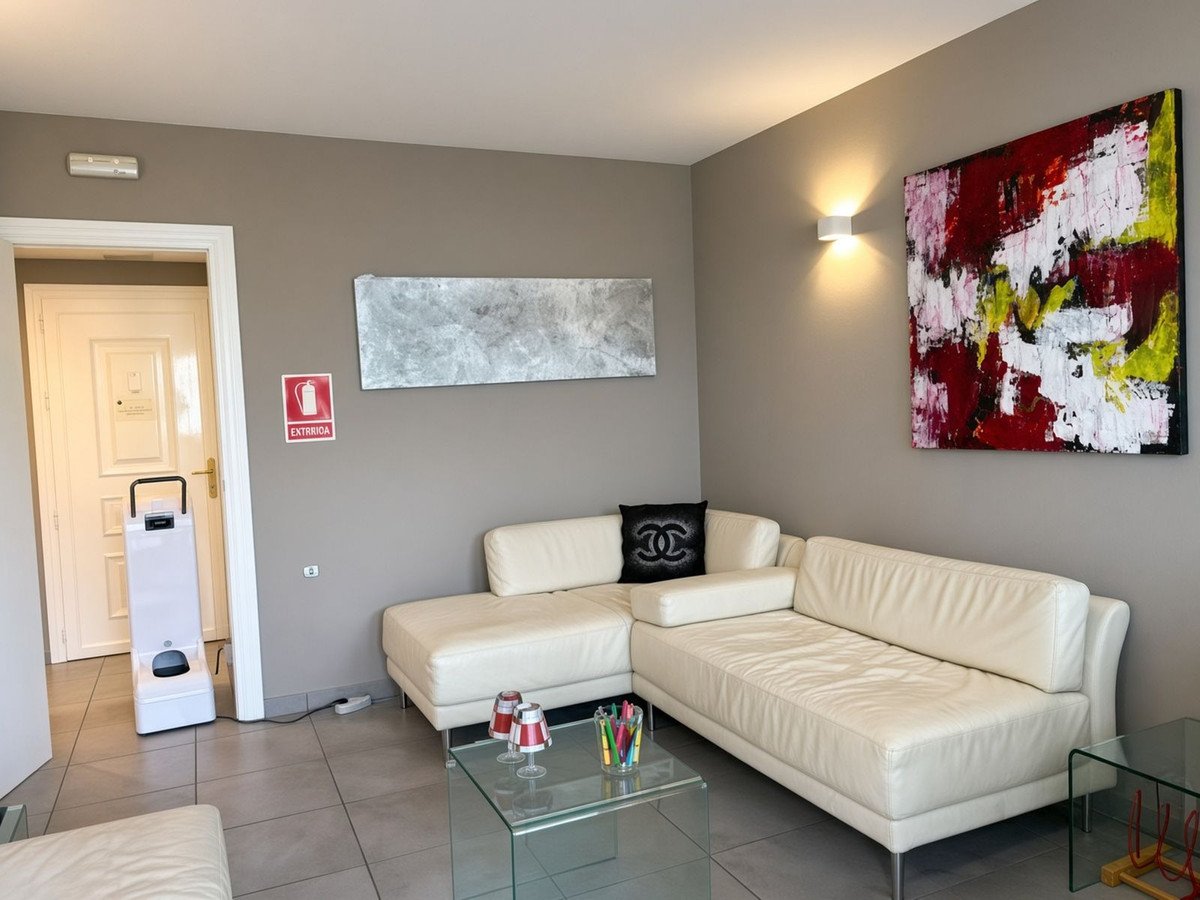1 Bed Middle Floor Apartment in Marbella