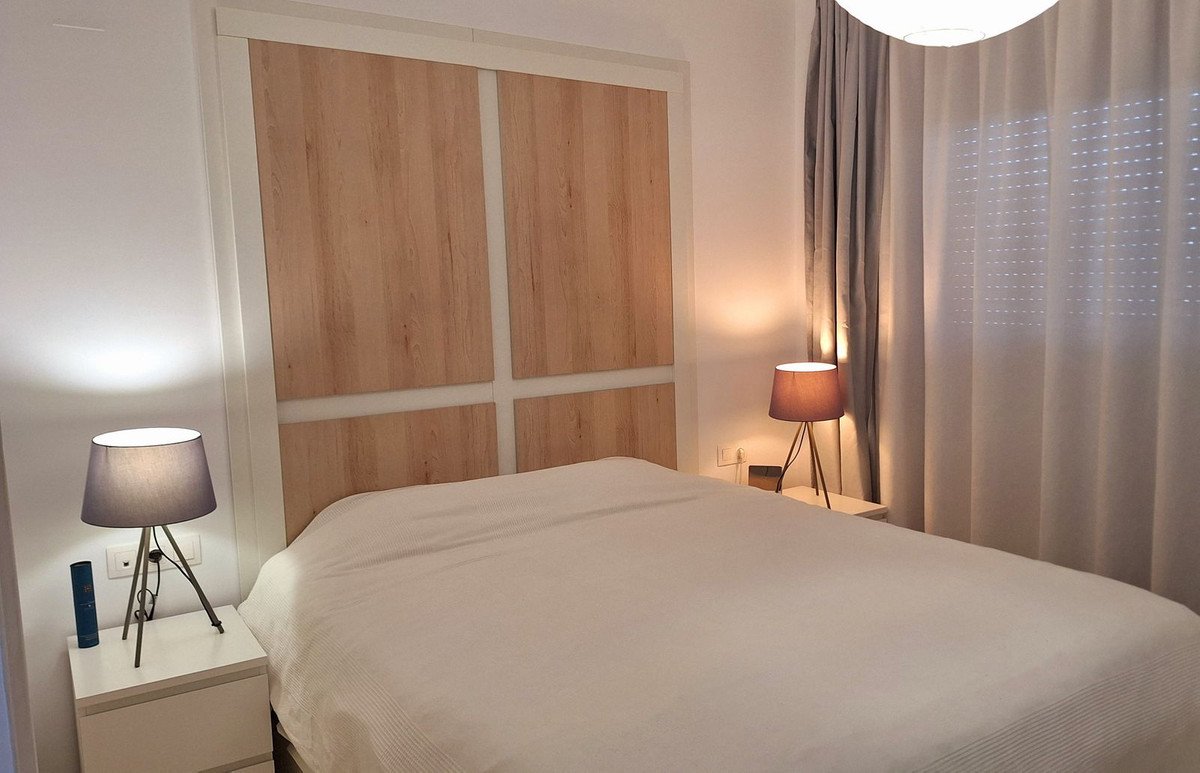 2 Bed Middle Floor Apartment in Casares Playa