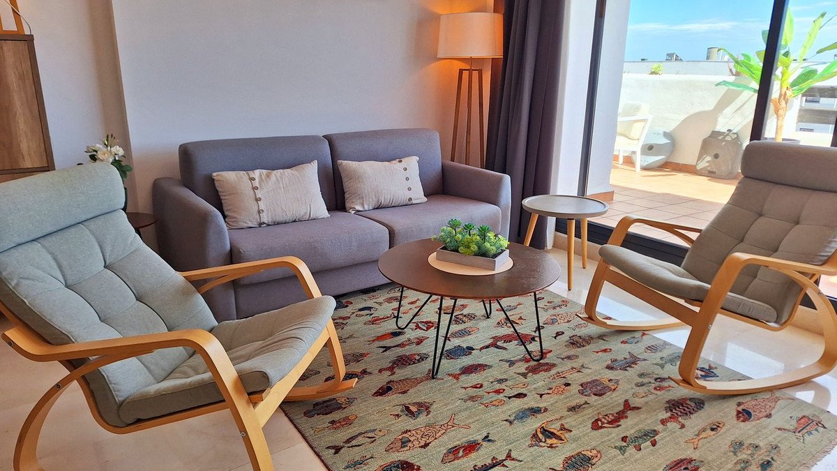 2 Bed Middle Floor Apartment in Casares Playa