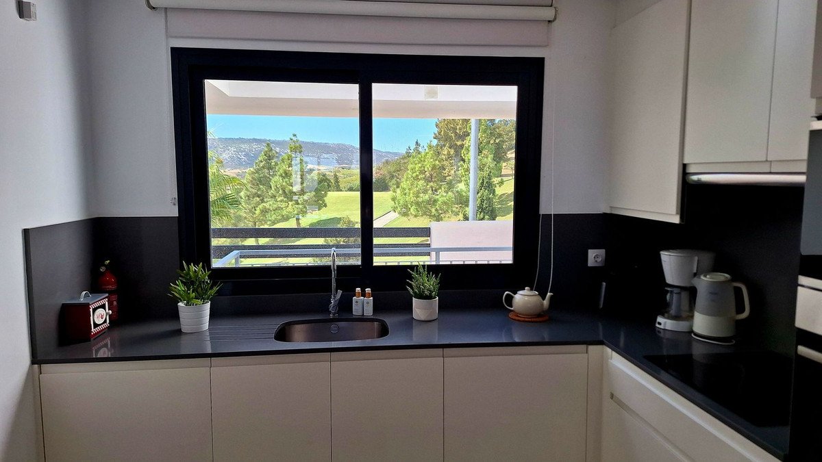2 Bed Middle Floor Apartment in Casares Playa