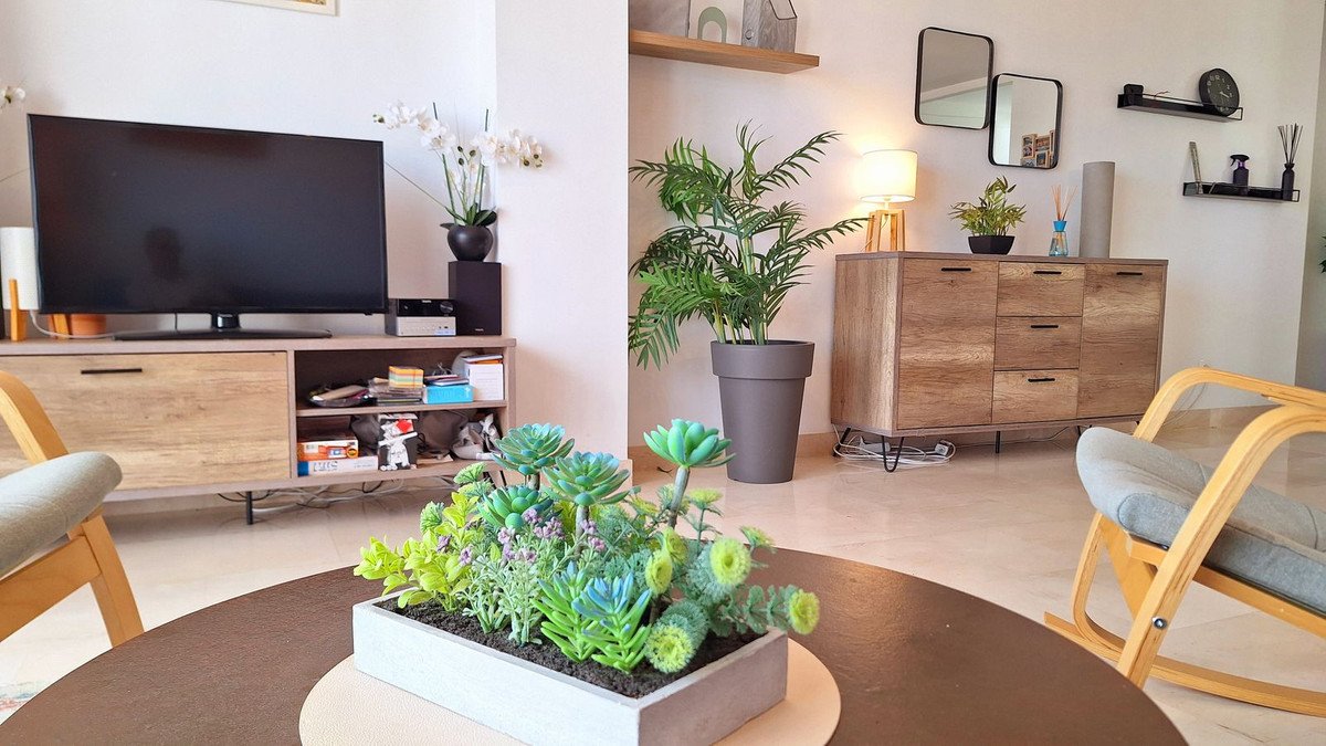 2 Bed Middle Floor Apartment in Casares Playa