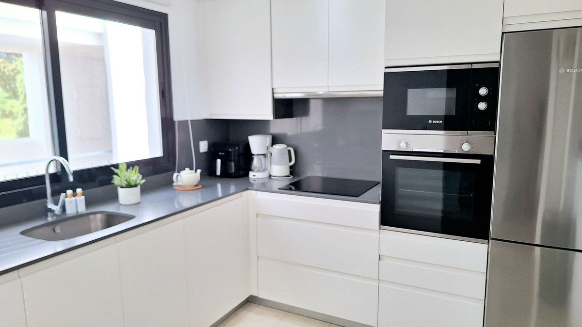 2 Bed Middle Floor Apartment in Casares Playa