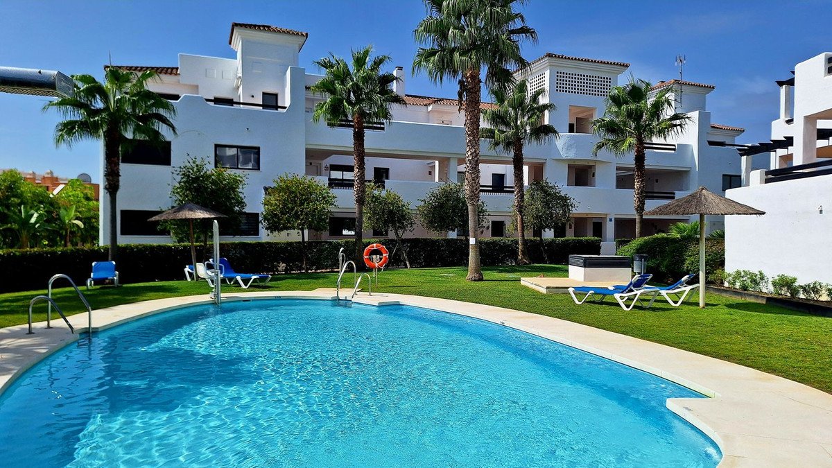 2 Bed Middle Floor Apartment in Casares Playa