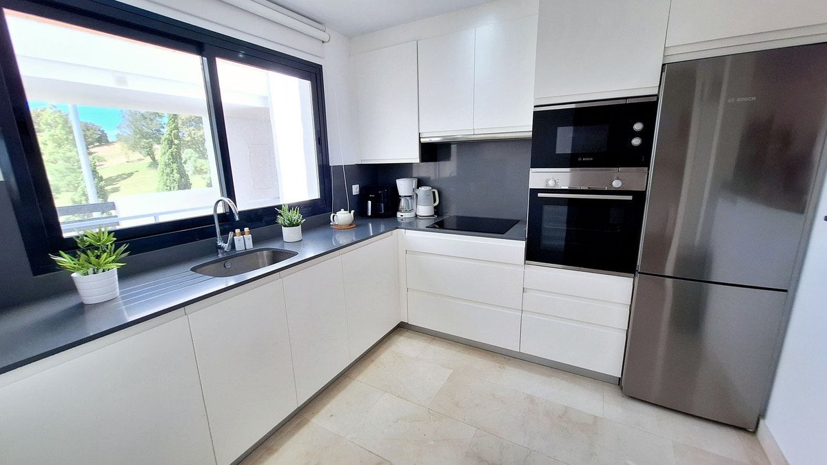 2 Bed Middle Floor Apartment in Casares Playa