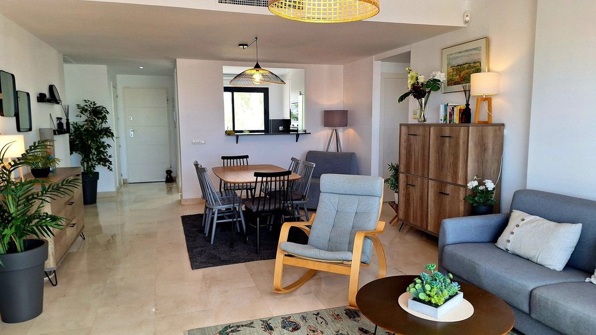 2 Bed Middle Floor Apartment in Casares Playa