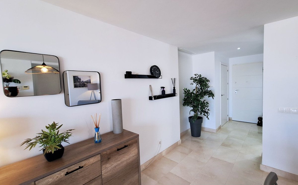 2 Bed Middle Floor Apartment in Casares Playa