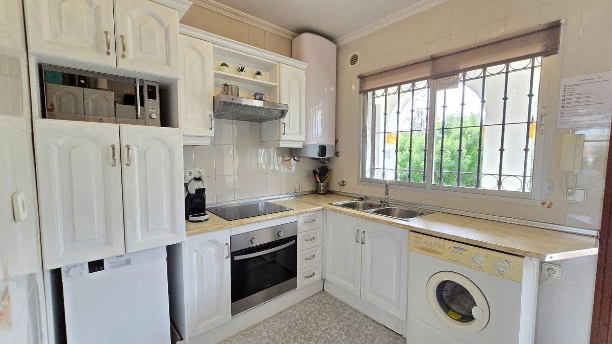 2 Bed Ground Floor Apartment in Benalmadena
