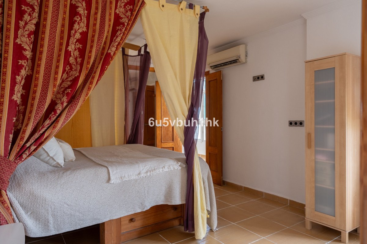 2 Bed Middle Floor Apartment in Fuengirola