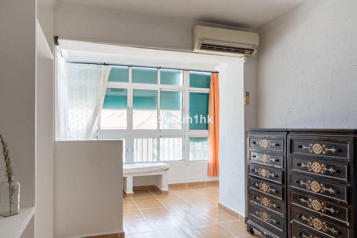 2 Bed Middle Floor Apartment in Fuengirola