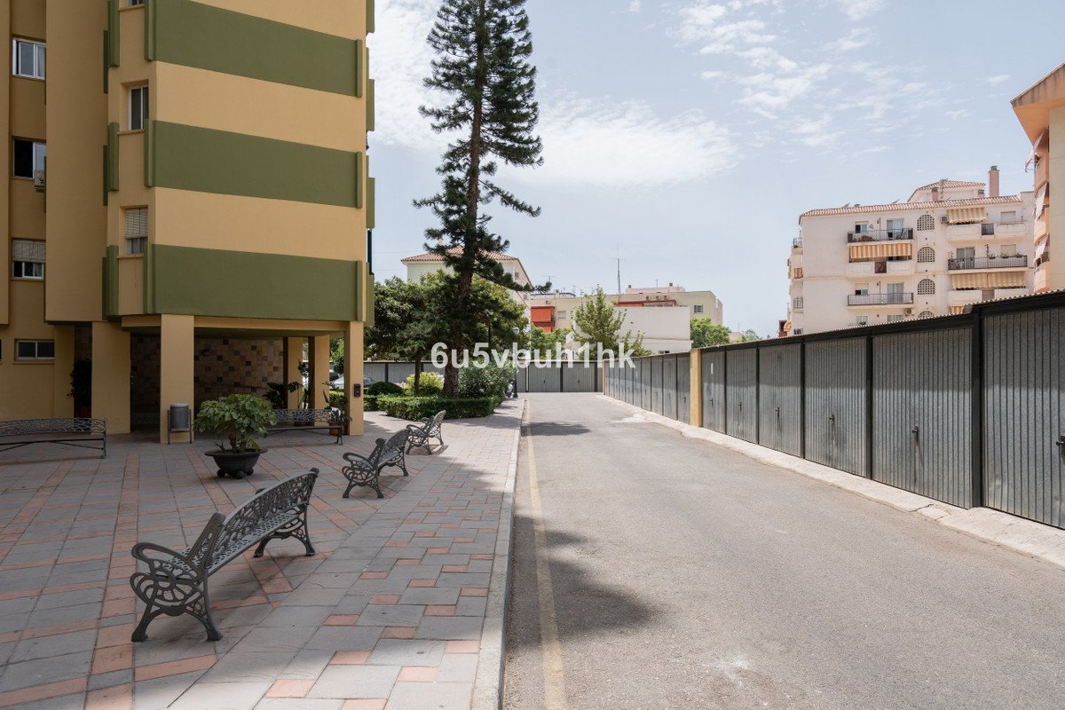 2 Bed Middle Floor Apartment in Fuengirola