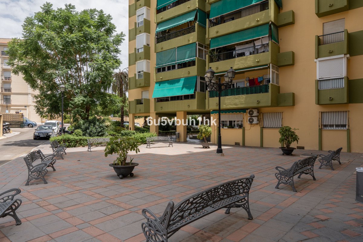 2 Bed Middle Floor Apartment in Fuengirola