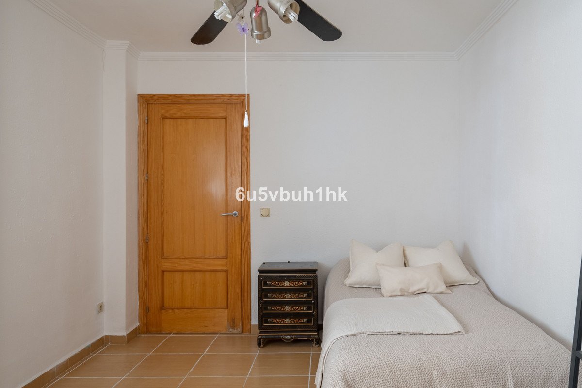 2 Bed Middle Floor Apartment in Fuengirola