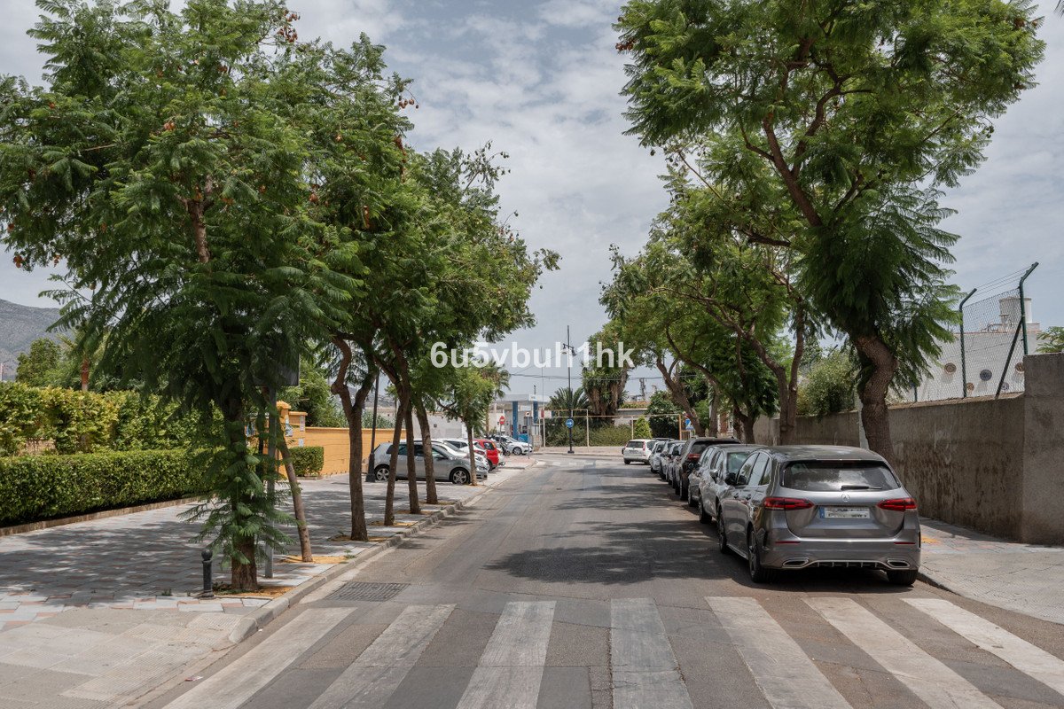 2 Bed Middle Floor Apartment in Fuengirola