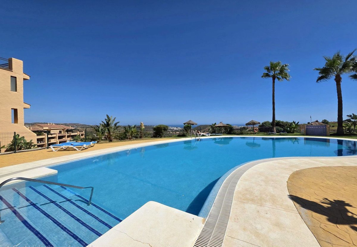 2 Bed Ground Floor Apartment in Calanova Golf