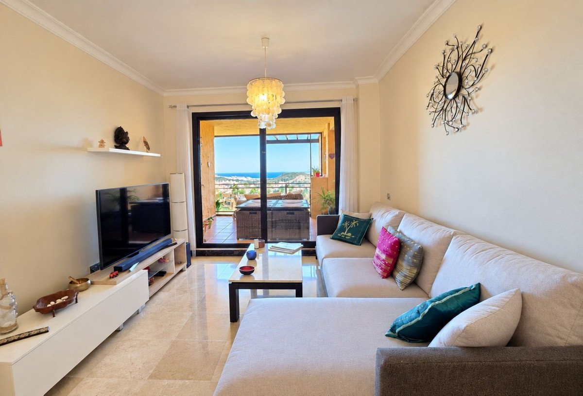 2 Bed Ground Floor Apartment in Calanova Golf