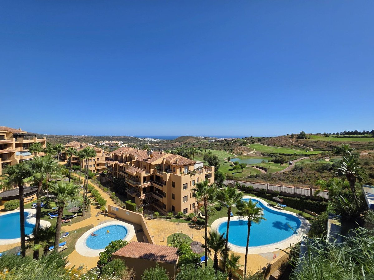 2 Bed Ground Floor Apartment in Calanova Golf