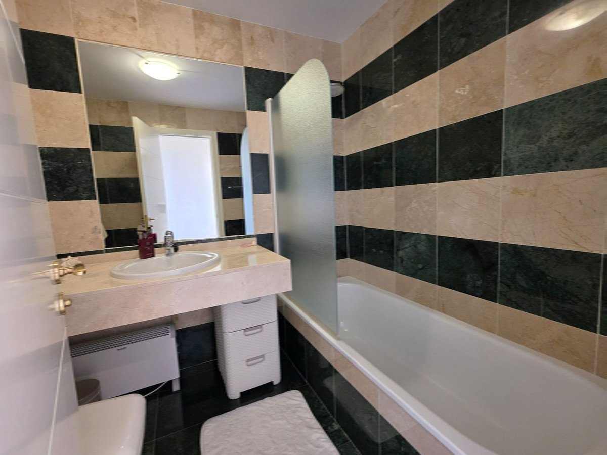 2 Bed Ground Floor Apartment in Calanova Golf