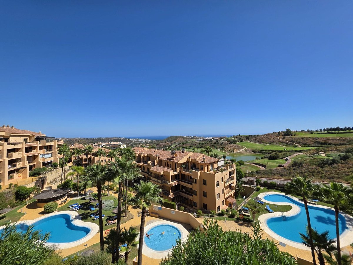 2 Bed Ground Floor Apartment in Calanova Golf