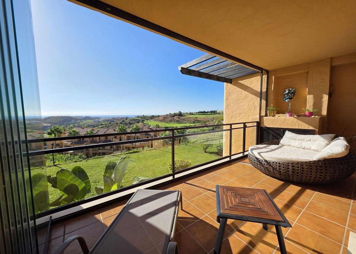 2 Bed Ground Floor Apartment in Calanova Golf