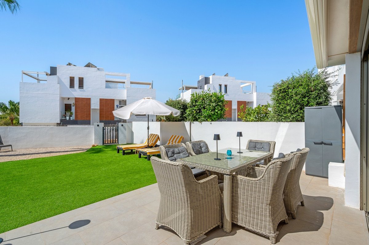3 Bed Detached Villa in Villamartin
