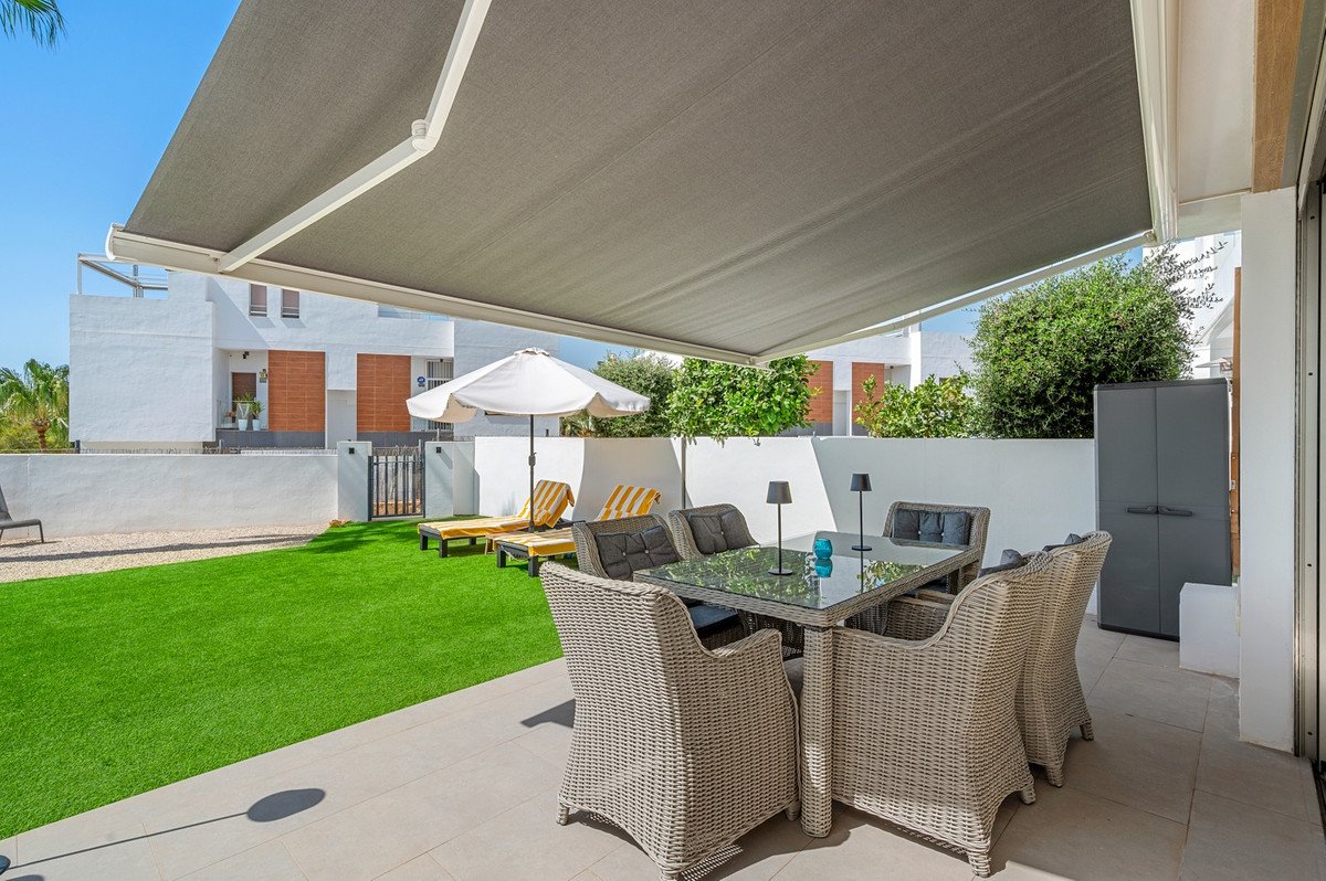 3 Bed Detached Villa in Villamartin