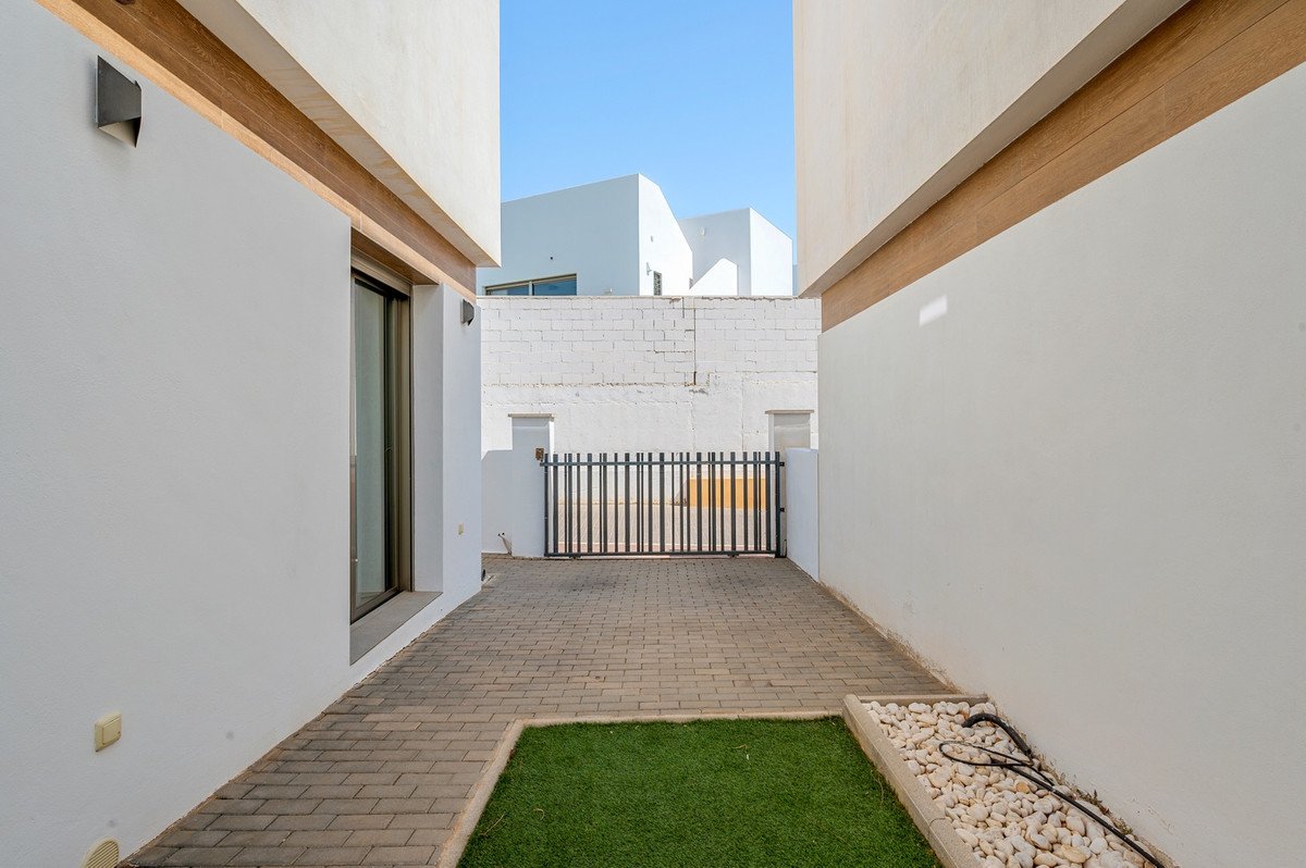 3 Bed Detached Villa in Villamartin
