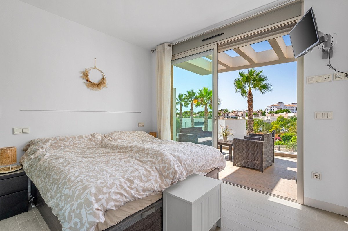 3 Bed Detached Villa in Villamartin