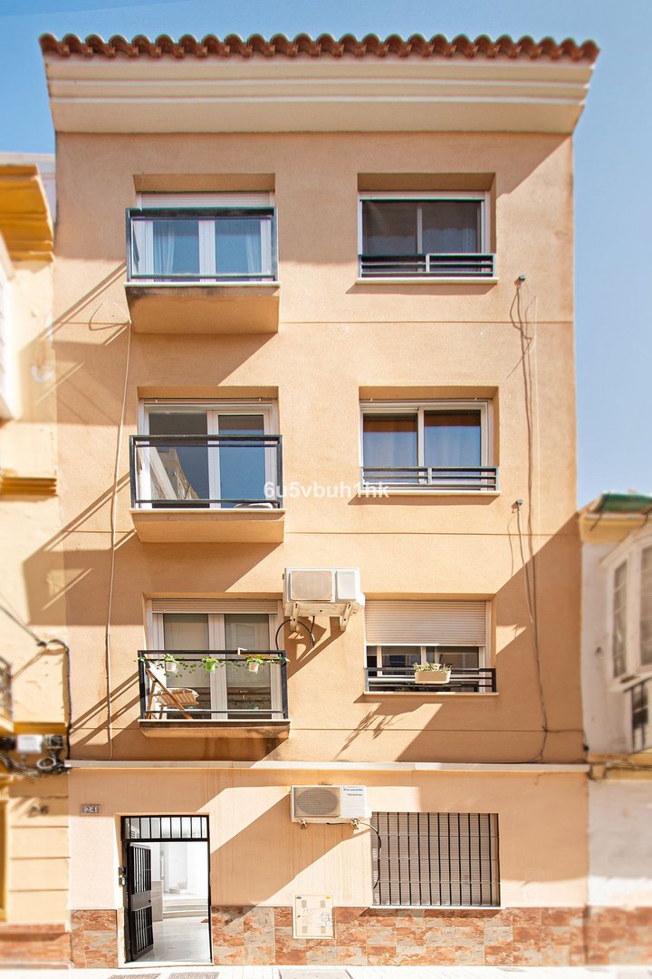 2 Bed Middle Floor Apartment in Málaga