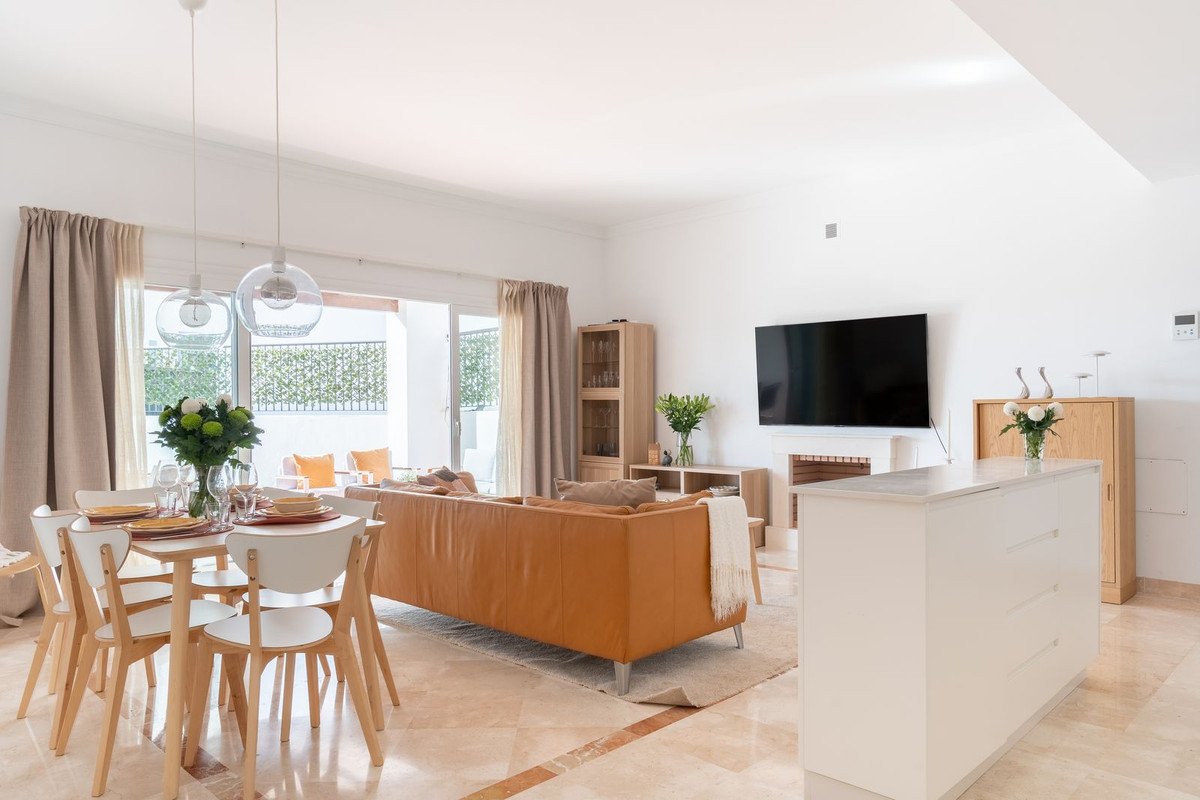 3 Bed Ground Floor Apartment in El Paraiso