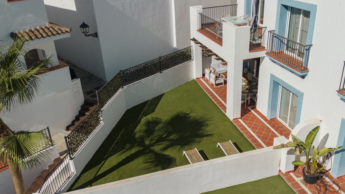3 Bed Ground Floor Apartment in El Paraiso