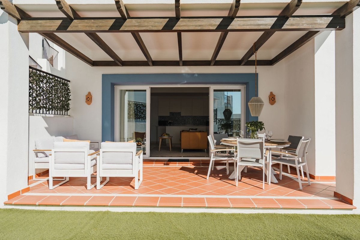 3 Bed Ground Floor Apartment in El Paraiso