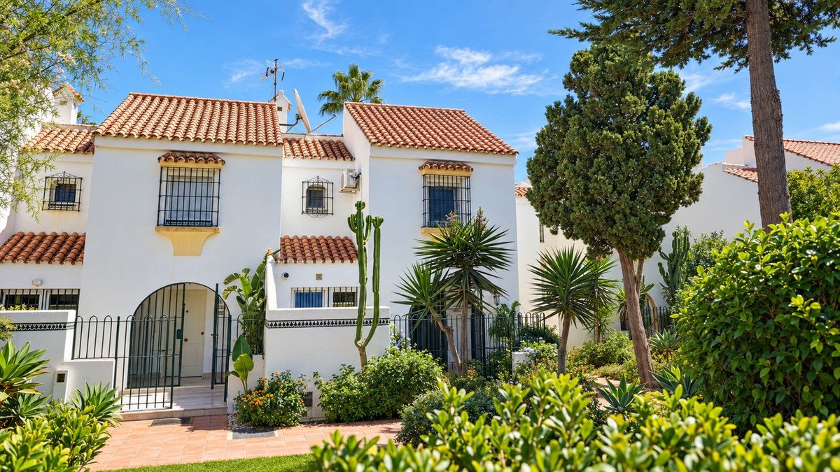 4 Bed Townhouse in Casares Playa