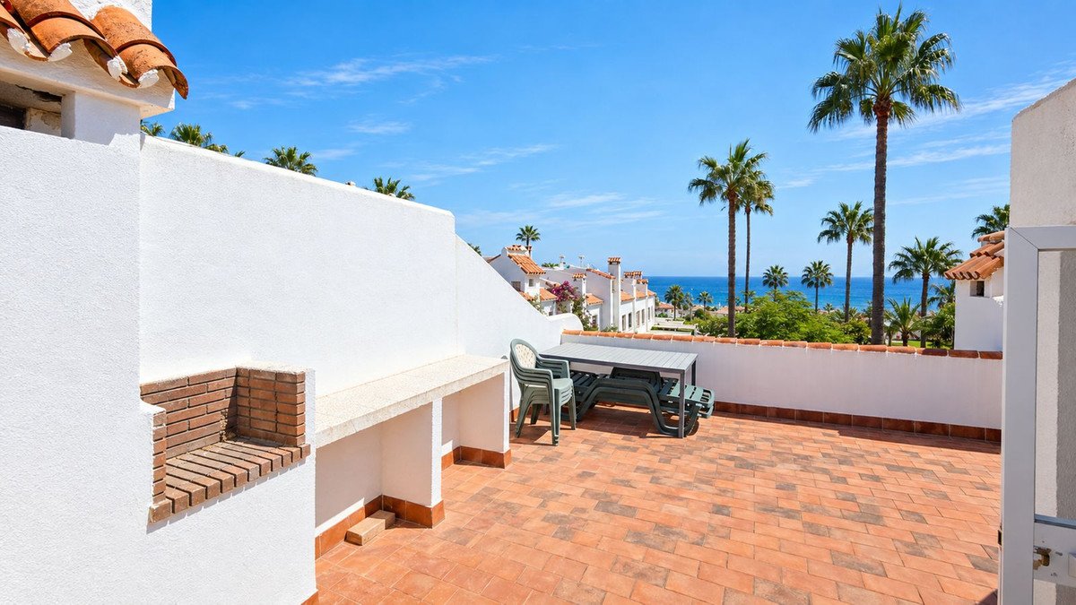 4 Bed Townhouse in Casares Playa