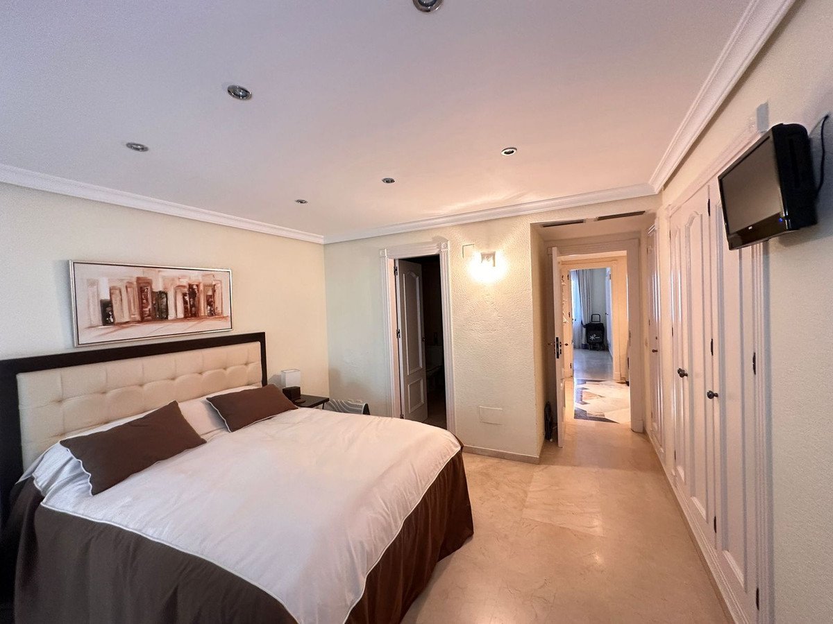 2 Bed Ground Floor Apartment in Estepona