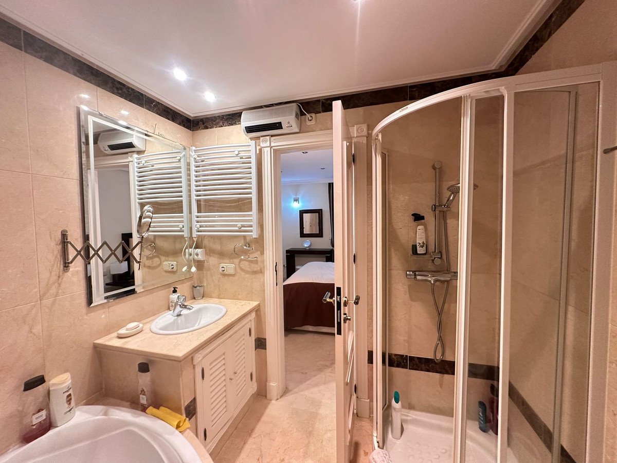 2 Bed Ground Floor Apartment in Estepona