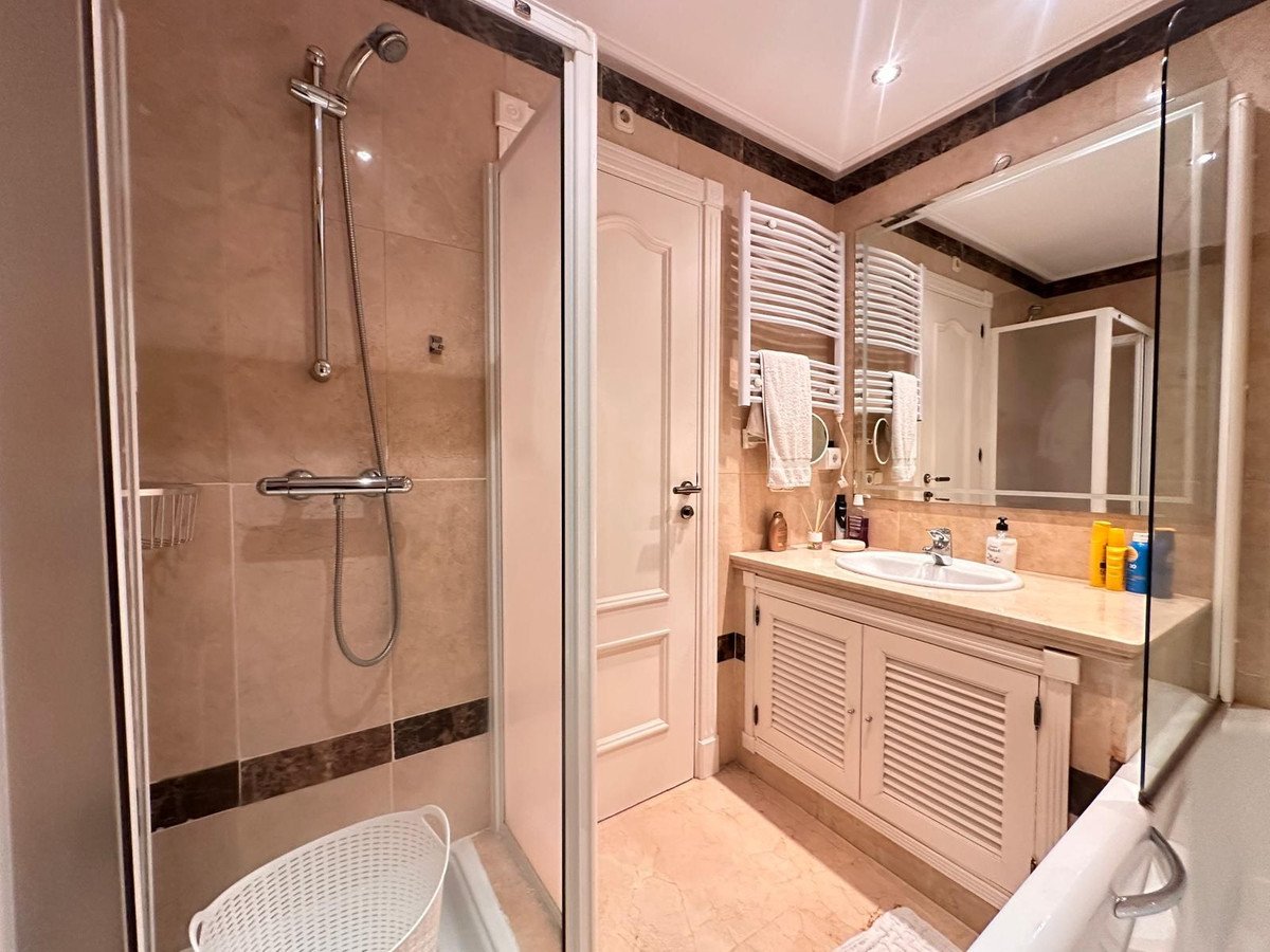 2 Bed Ground Floor Apartment in Estepona