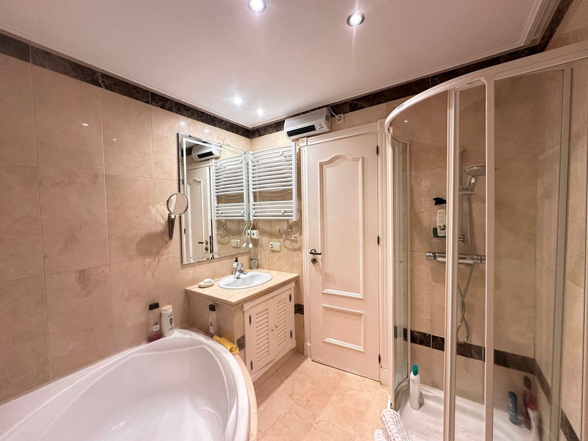 2 Bed Ground Floor Apartment in Estepona