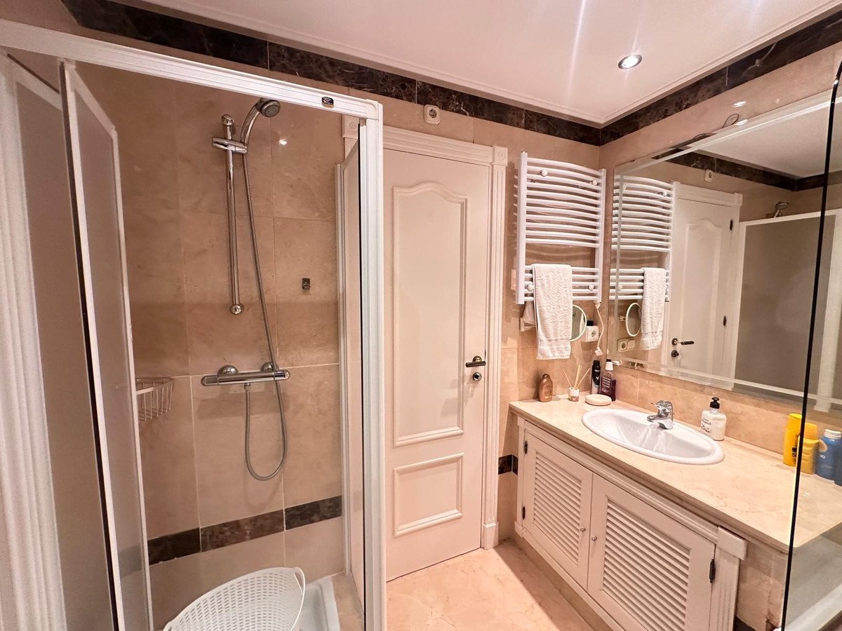 2 Bed Ground Floor Apartment in Estepona