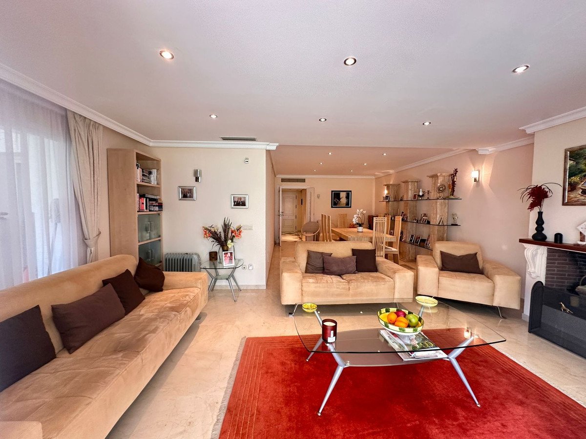 2 Bed Ground Floor Apartment in Estepona