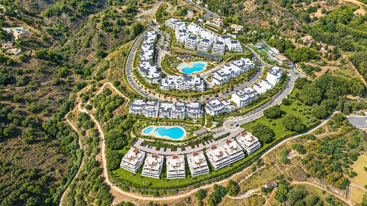2 Bed Ground Floor Apartment in Estepona