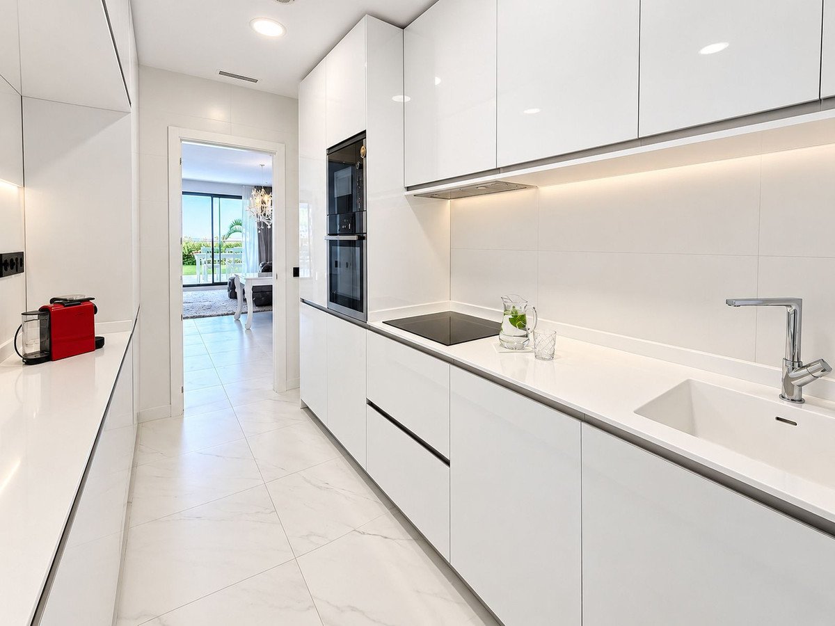 2 Bed Ground Floor Apartment in Estepona