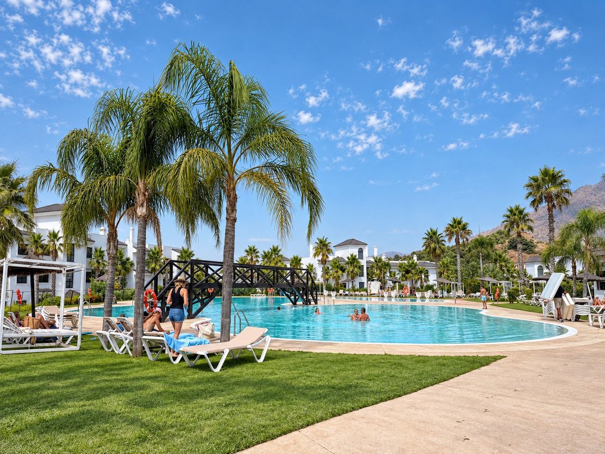 2 Bed Ground Floor Apartment in Estepona