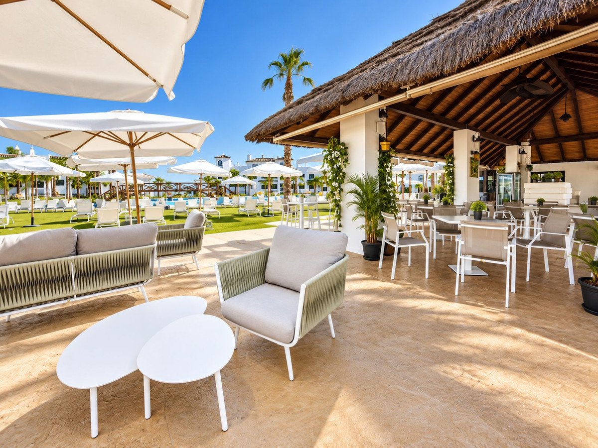 2 Bed Ground Floor Apartment in Estepona