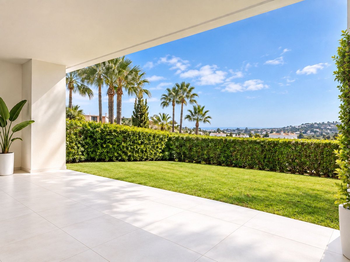2 Bed Ground Floor Apartment in Estepona
