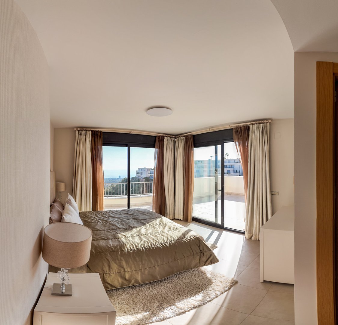 3 Bed Middle Floor Apartment in Altos de los Monteros